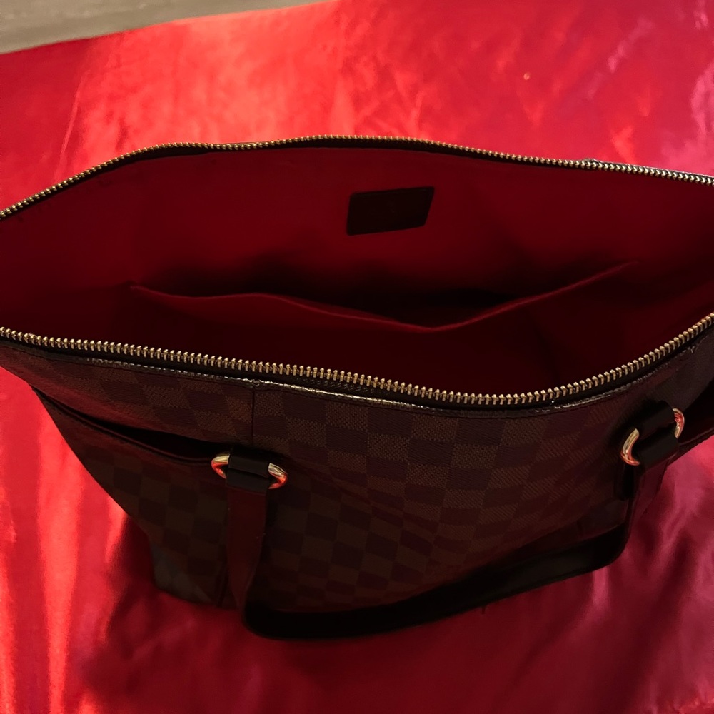 Clean LV purse